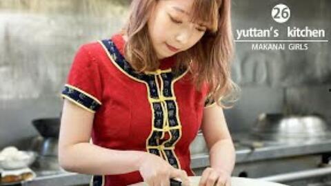 网红大厨亲手为美女做菜,为美女烹饪浪漫佳肴