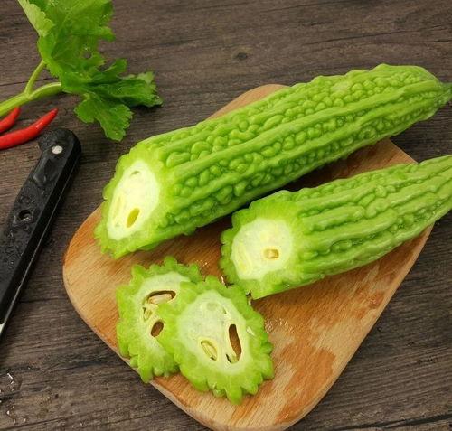 萌萌摆烂吃瓜,吃瓜群众狂欢记