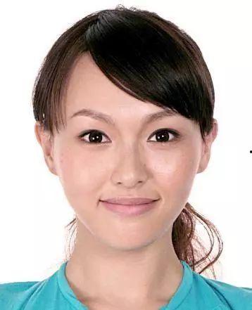 明星素颜装,真实与美丽的碰撞