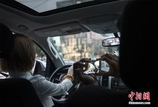 开车唱歌女网红叫什么,揭秘开车唱歌女网红的传奇人生